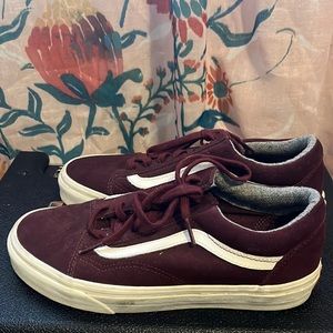 Burgundy Vans Men’s 6 Women’s 7.5. Great Sneaker